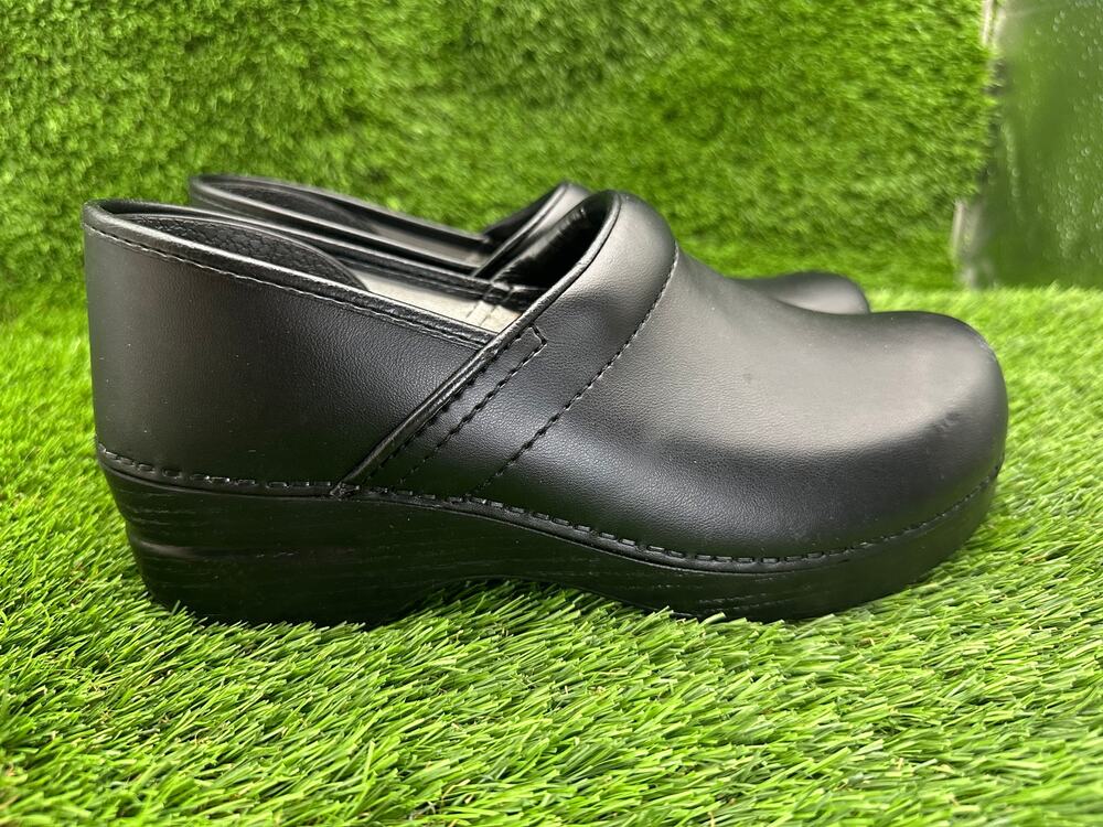 Dansko Wide Pro Box 099020202 Clog Shoes Womens 10 Black Leather Nursing Slip-On